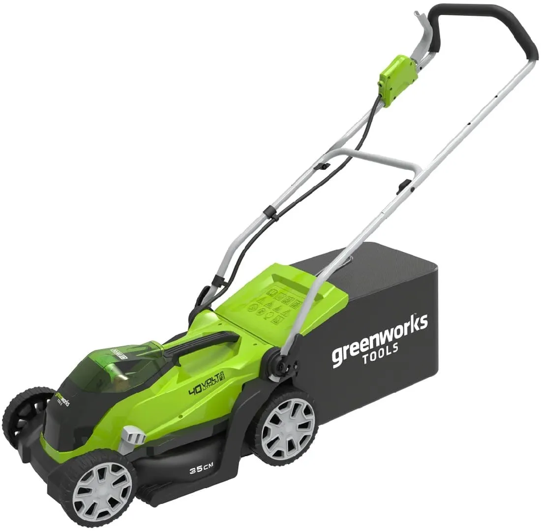 4. Greenworks G40LM35K4 — современная аккумуляторная газонокосилка