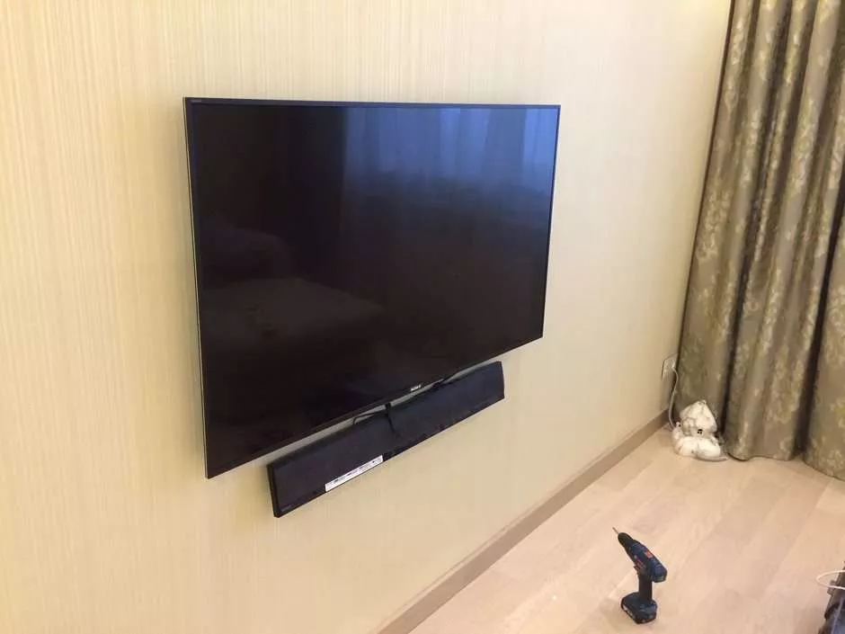 Повесить телевизор на стену
