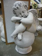 Скульптура "Ангел на шаре Б"