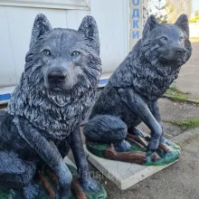 Скульптура Волк