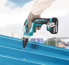 Шуруповерт Makita DFS251Z